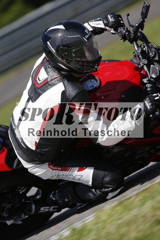 /Archiv-2024/29 12.06.2024 MOTO.CH Track Day ADR/Gruppe gelb/79